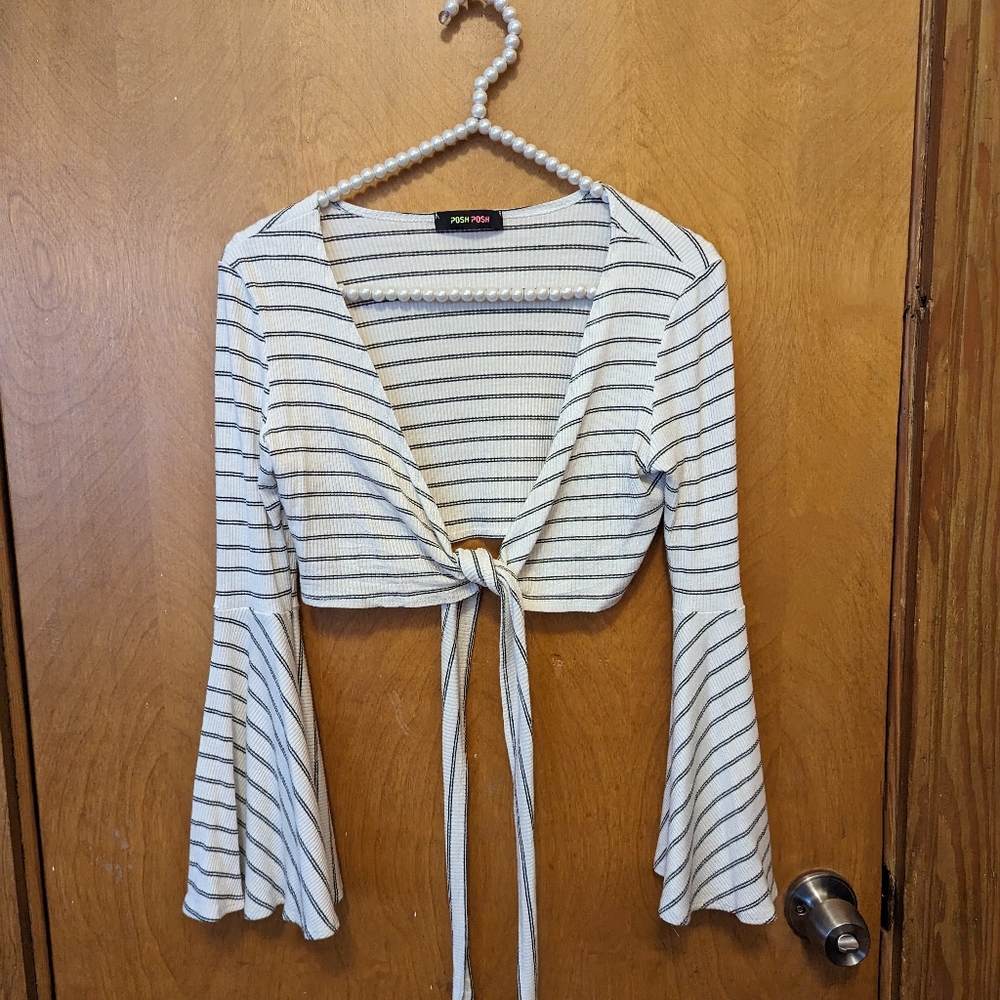 Bell sleeve 70s tie top